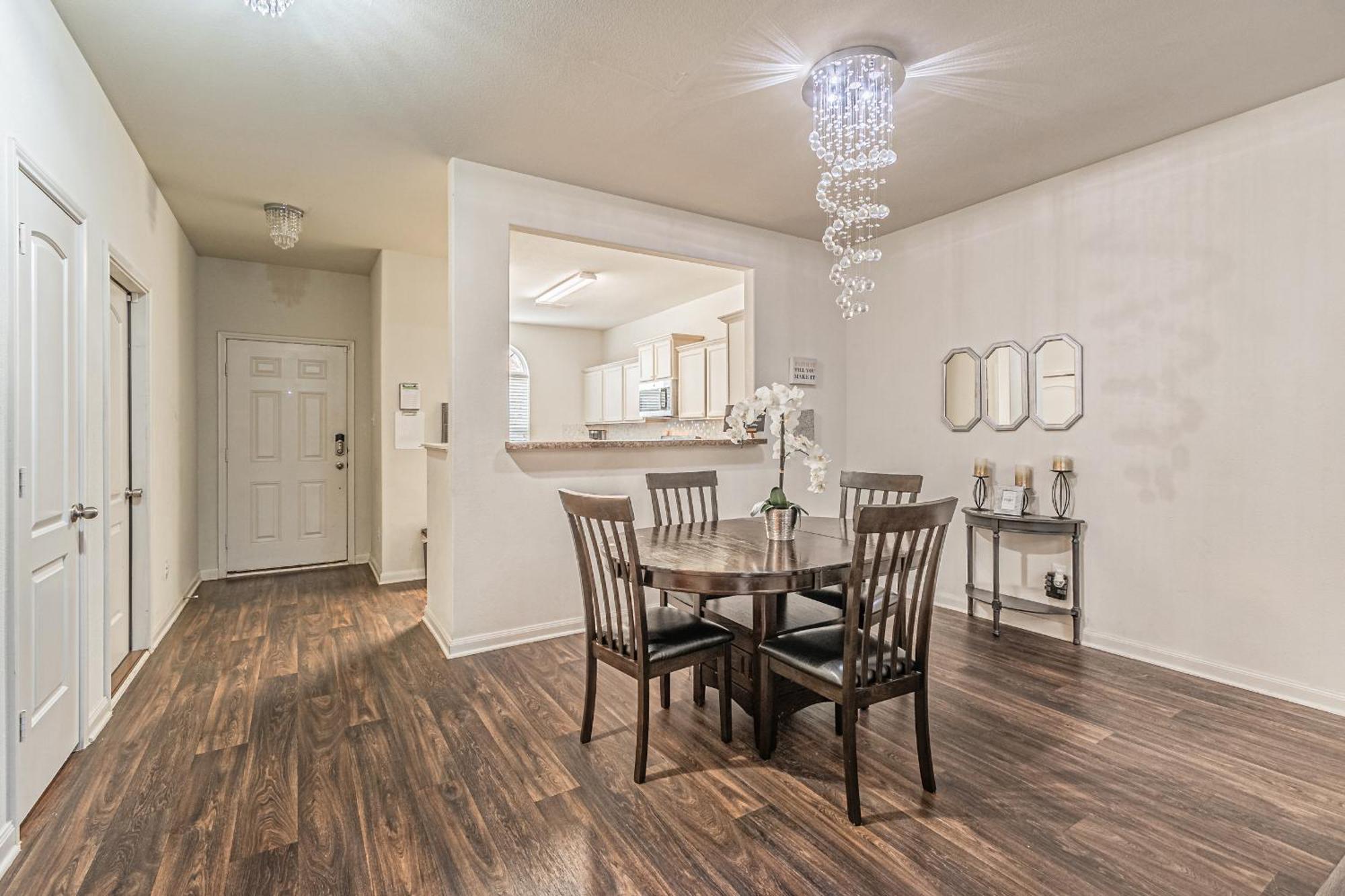 Luxury 5Br Dallas Retreat With Business Amenities - Perfect For Business Travelers, Families & Groups Buitenkant foto