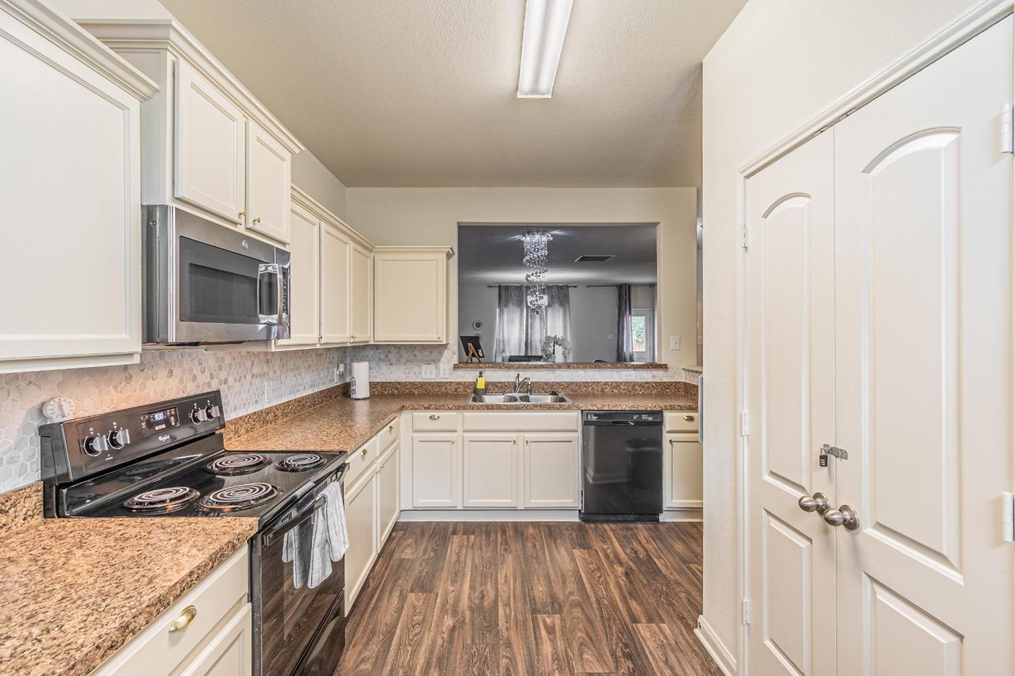Luxury 5Br Dallas Retreat With Business Amenities - Perfect For Business Travelers, Families & Groups Buitenkant foto