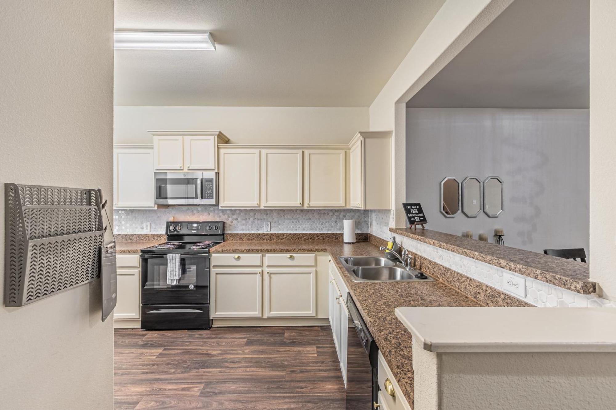 Luxury 5Br Dallas Retreat With Business Amenities - Perfect For Business Travelers, Families & Groups Buitenkant foto